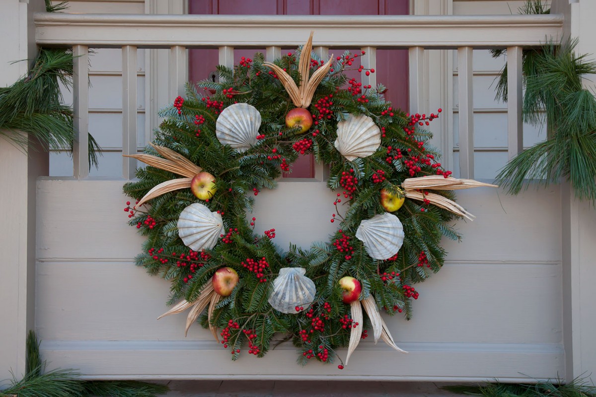Colonial Williamsburg Holiday Wreaths | Janice Hathaway Photography